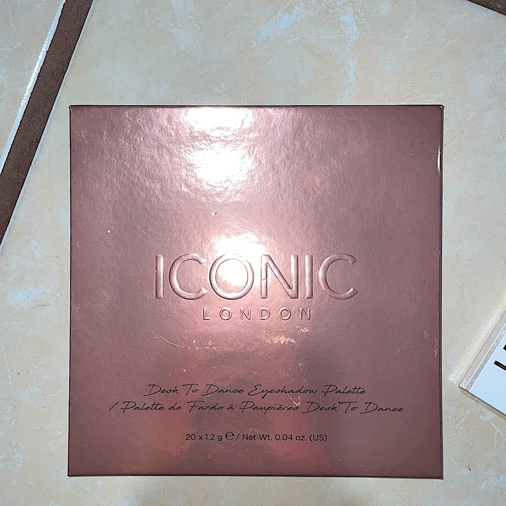 ICONIC LONDON desk to dance eyeshadow palette NEW